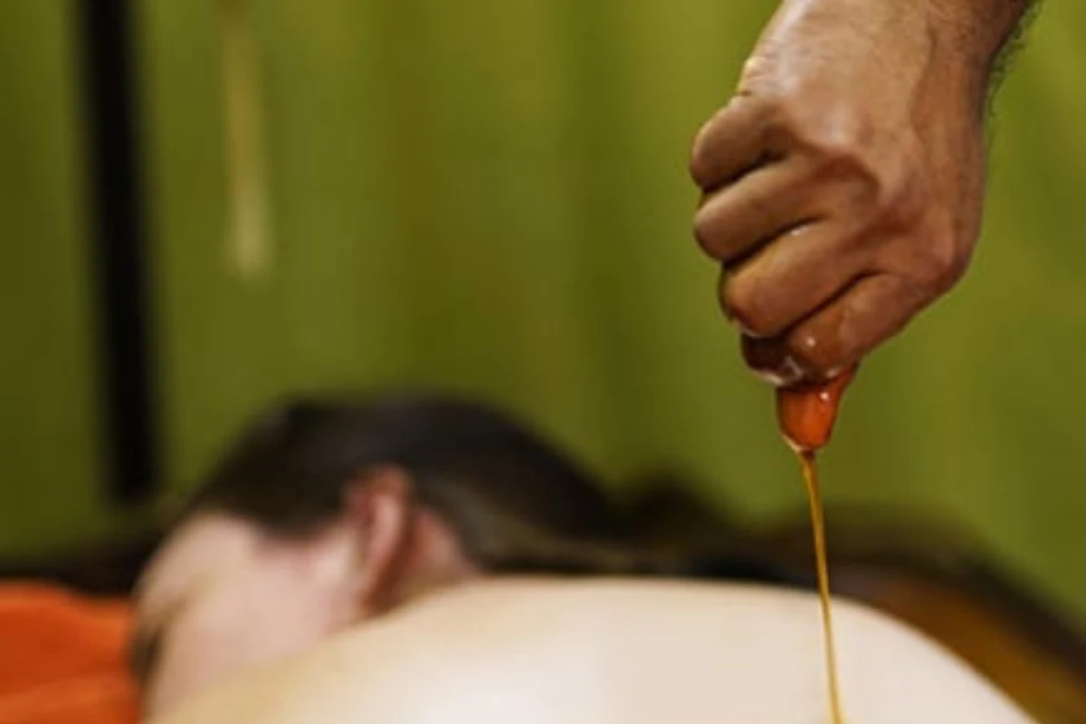 Best Kashayadhara Treatment and Medicated Herbal Decoction Pouring Therapy in Sharjah